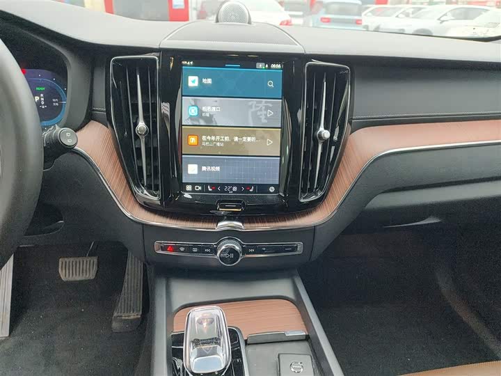 Zdjęcie 7 - Volvo XC60 Hybrid