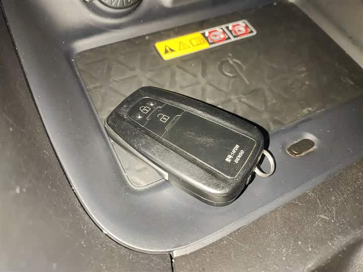 Фото 9 - Toyota RAV4