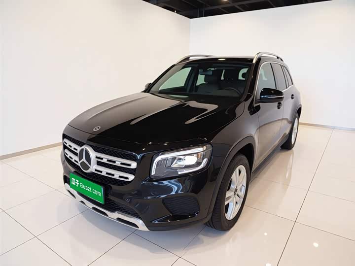 Photo 2 - Mercedes-Benz GLB-Class