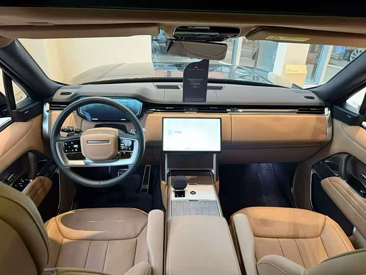 Land Rover Range Rover 2026 2026款 3.0 L6 400PS SE长轴版