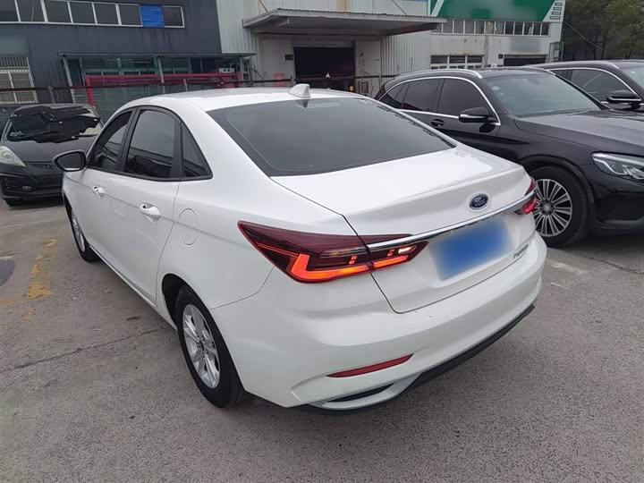 2021 Ford Escort