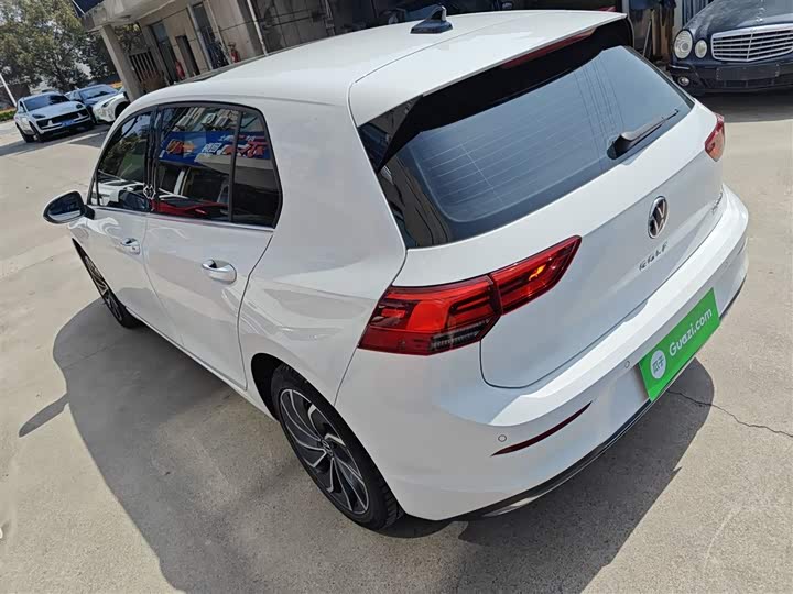 Фото 5 - Volkswagen Golf