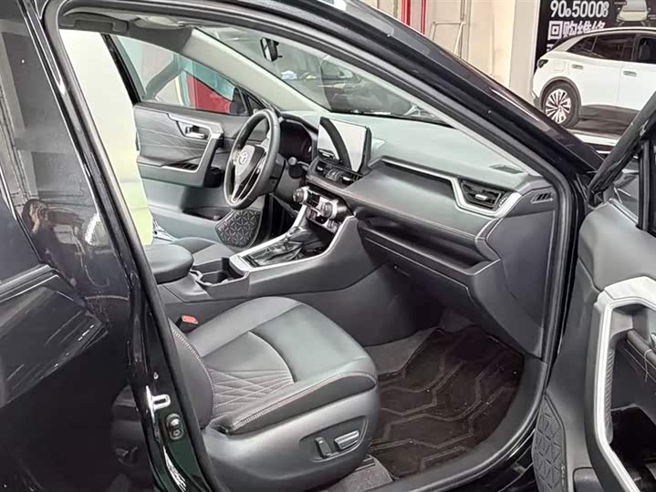 Toyota RAV4 2024 2024款 2.0L CVT两驱风尚Plus版