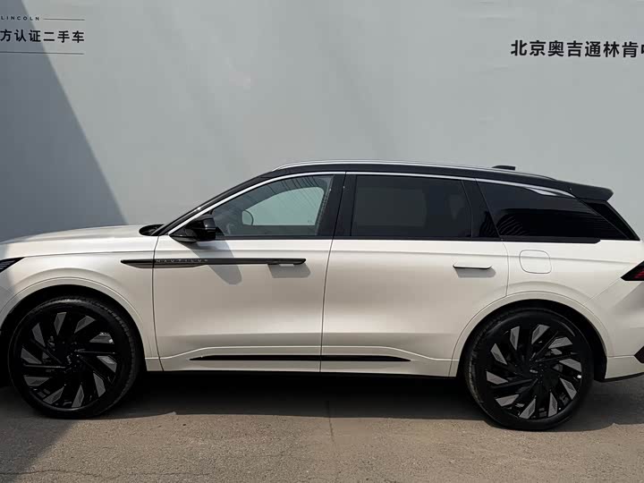Lincoln Nautilus 2025 2025款 2.0T 四驱总统混动版