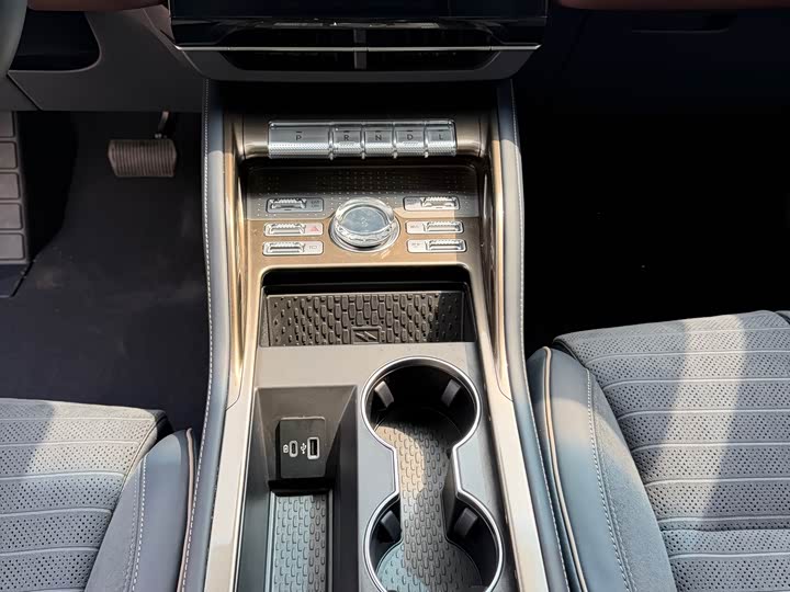 Lincoln Nautilus 2025 2025款 2.0T 四驱总统混动版