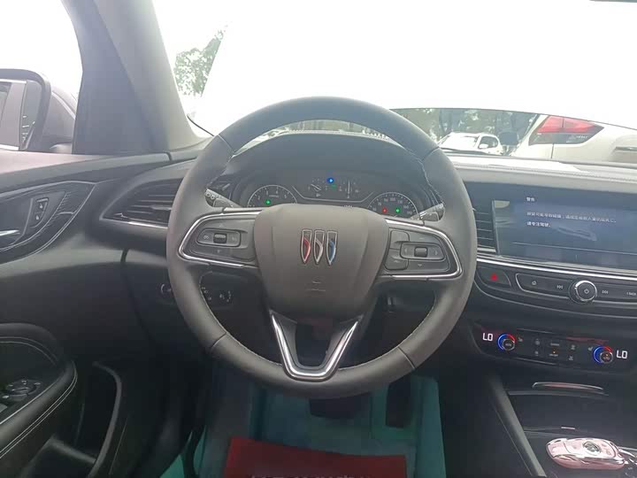 Фото 7 - Buick Regal