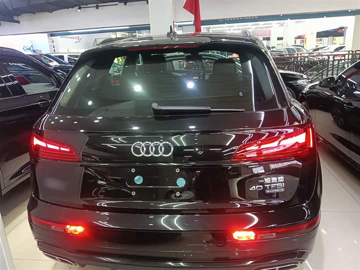 Photo 4 - Audi Q5L