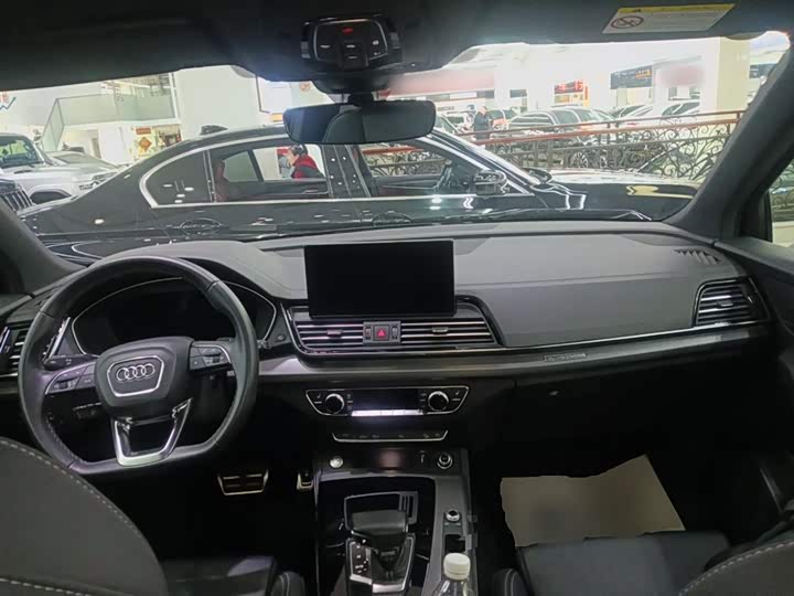 Photo 6 - Audi Q5L