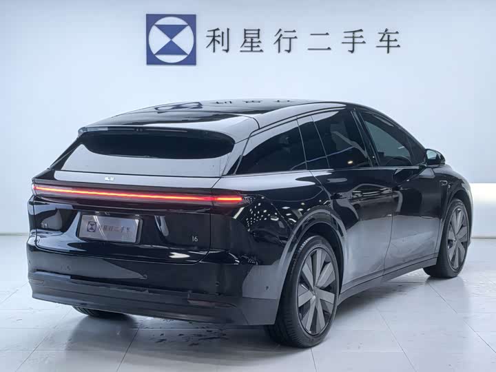 2025 LiXiang i6