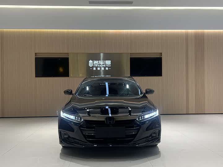 Фото 3 - Honda Accord