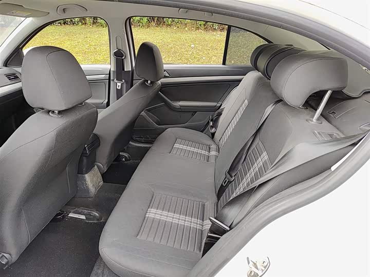 Фото 8 - Volkswagen Lavida