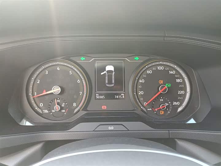 Фото 8 - Volkswagen Tharu