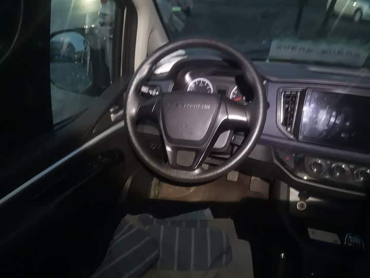 Dongfeng Forthing Lingzhi M5 2025 2025款 M5 1.5T 长轴基本型 7座