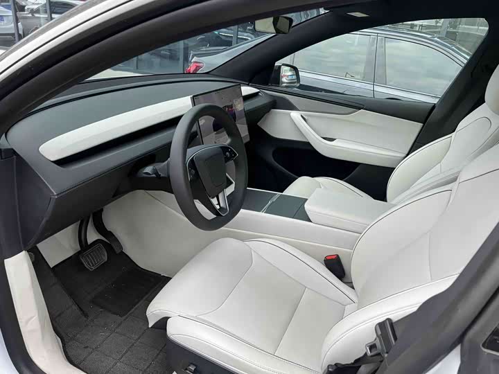 Tesla Model Y 2025 2025款 长续航全轮驱动版