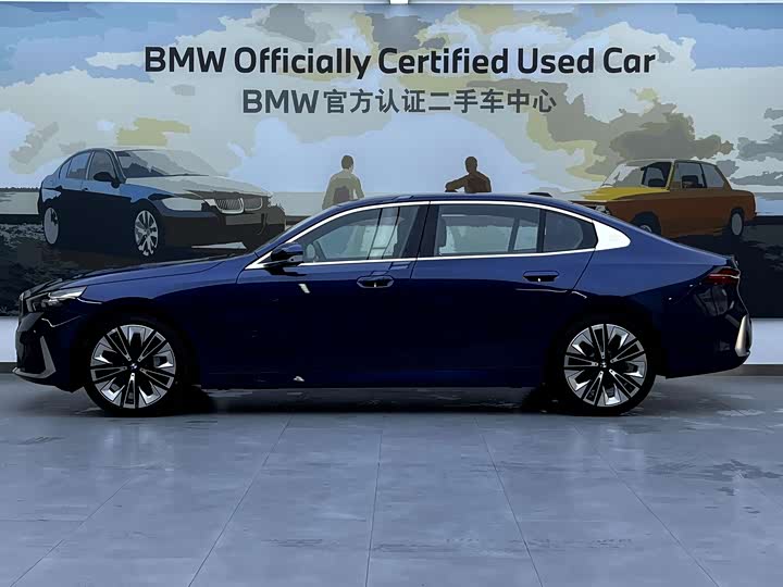 Фото 3 - BMW 5 Series