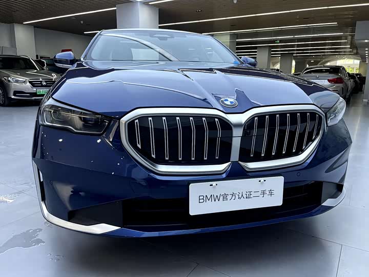 Фото 5 - BMW 5 Series