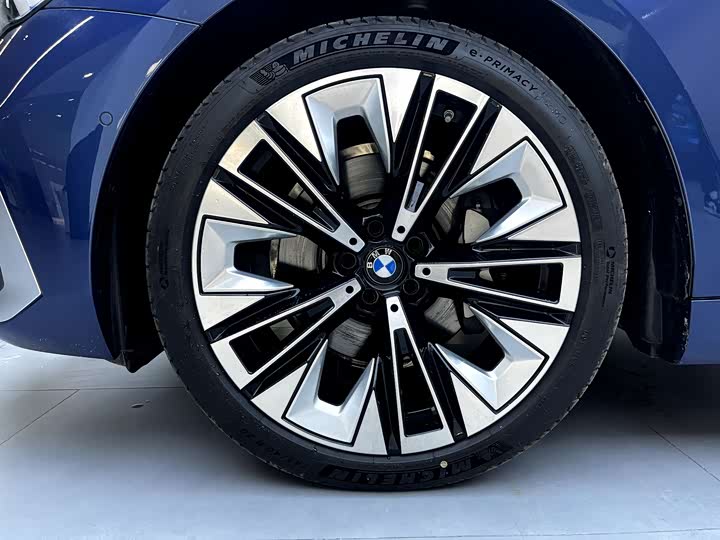 Фото 9 - BMW 5 Series