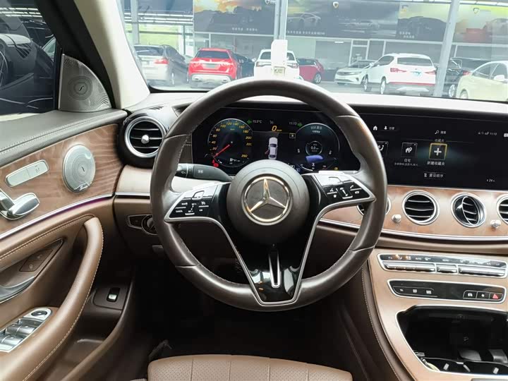 Zdjęcie 3 - Mercedes-Benz E-Class