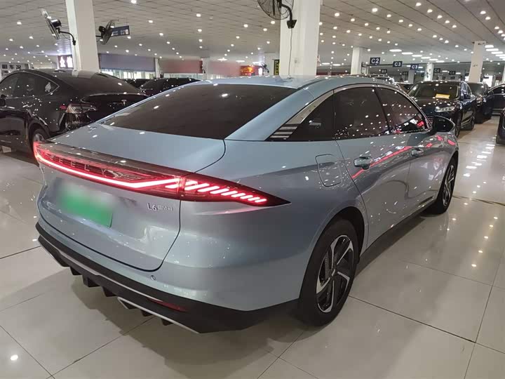 2025 Geely Galaxy L6