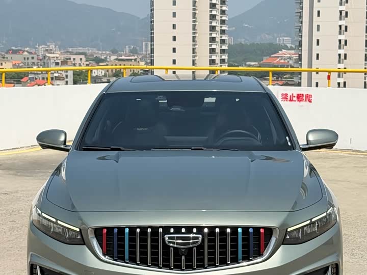 Фото 2 - Geely Preface