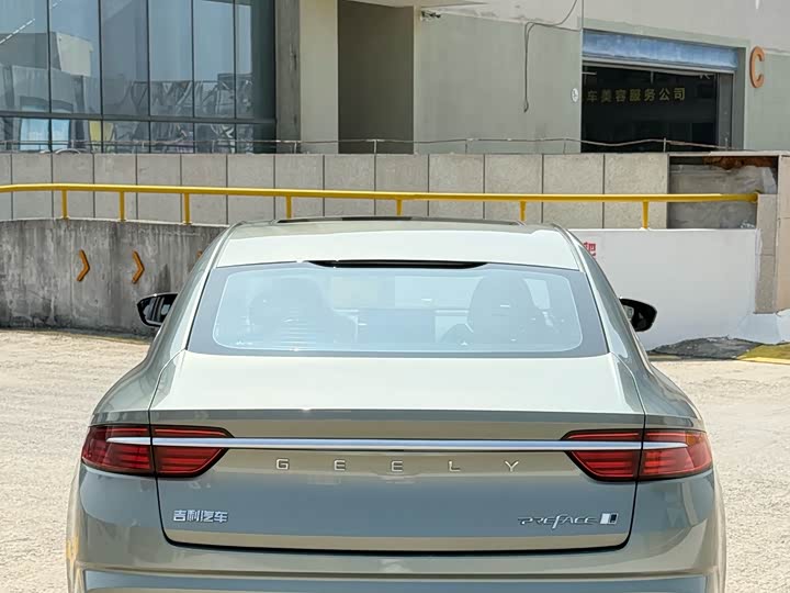 Фото 5 - Geely Preface