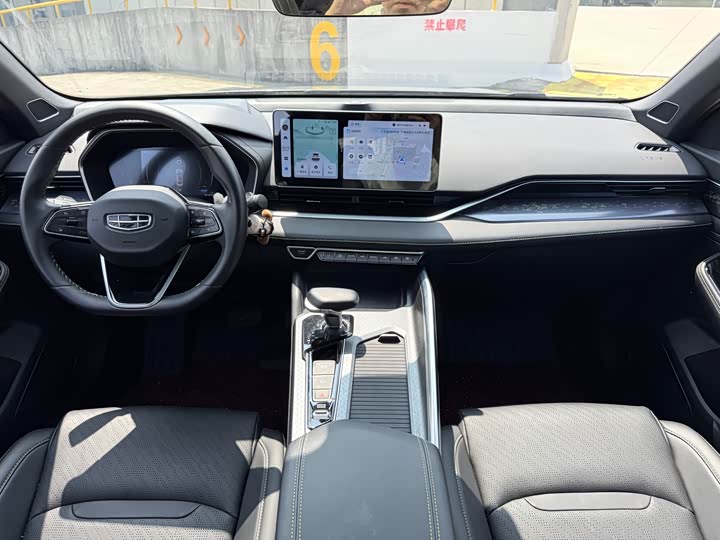 Фото 6 - Geely Preface