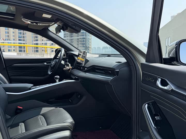 Фото 8 - Geely Preface