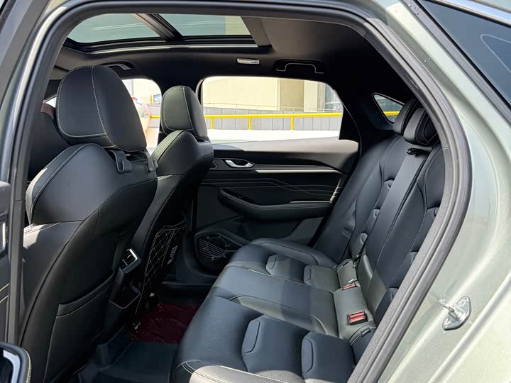 Фото 9 - Geely Preface