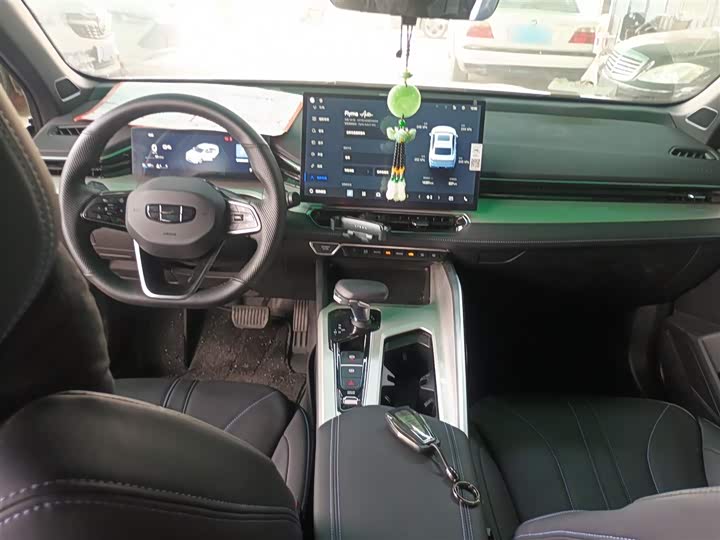 Photo 9 - Geely Preface