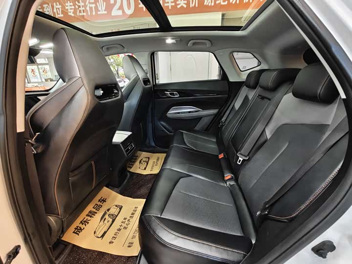 Photo 8 - Changan Oshan Z6