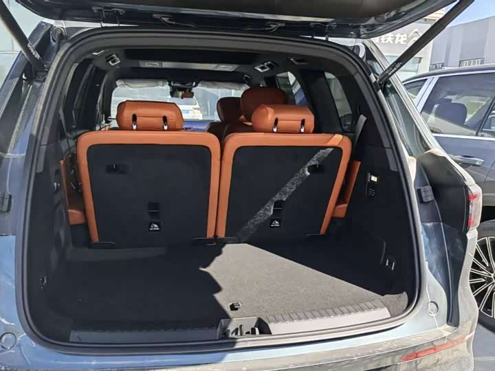 Geely Galaxy M9 2025 2025款 230km 两驱探索版
