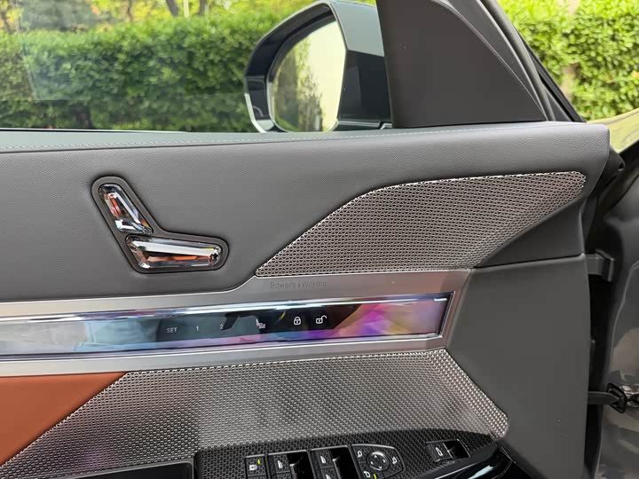 BMW i7 2023 2023款 eDrive50L 尊享M运动套装