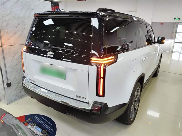 2024 Rox (Polar Stone) 01