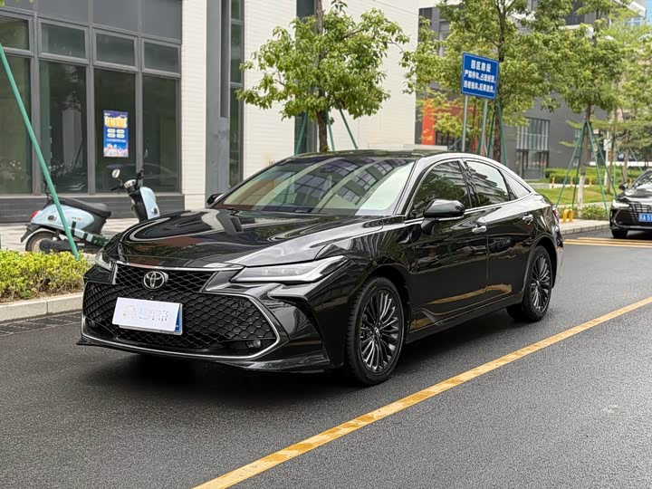 Фото 1 - Toyota Avalon