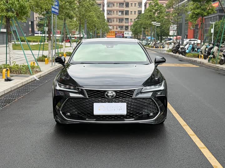Фото 2 - Toyota Avalon