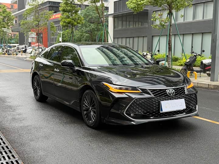 Фото 3 - Toyota Avalon