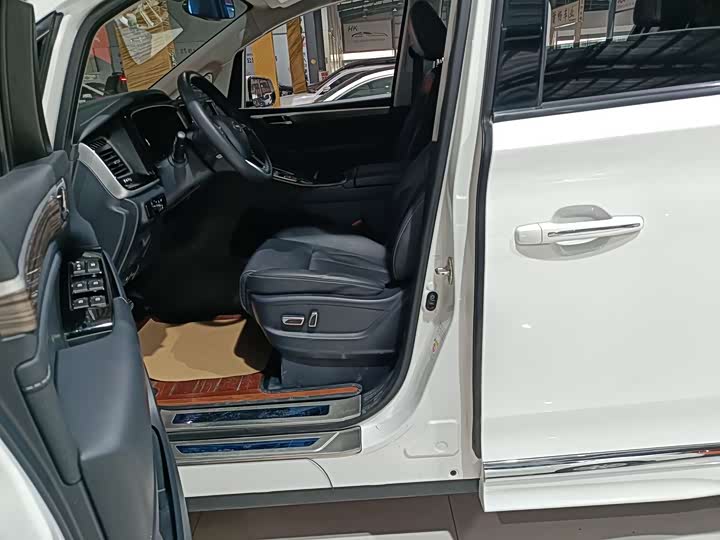 Zdjęcie 4 - GAC Trumpchi M8