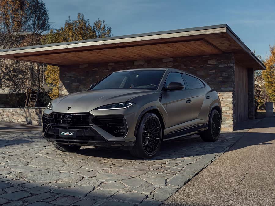 2026 Lamborghini Urus SE