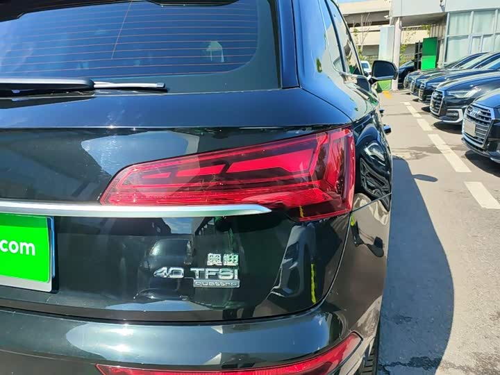 Фото 7 - Audi Q5L