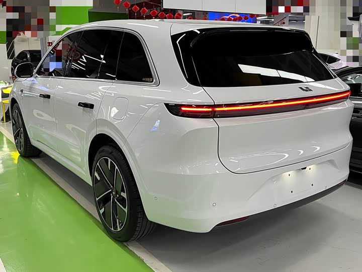 2025 LiXiang L6