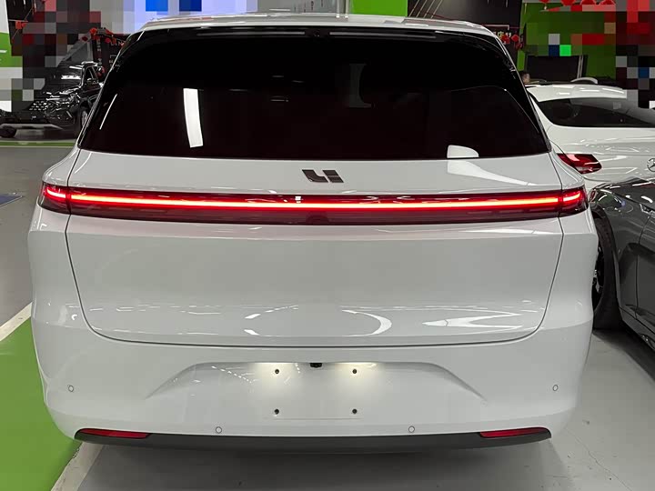 2025 LiXiang L6