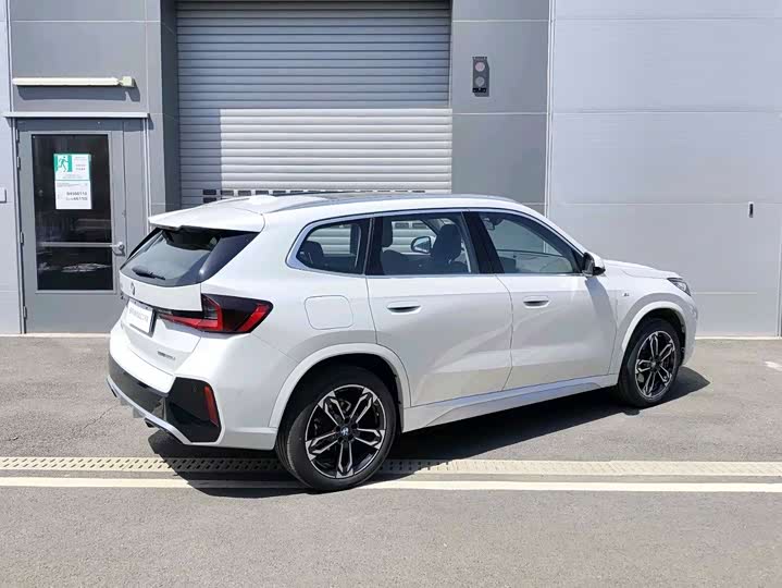 Фото 2 - BMW X1