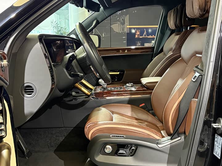 Hongqi LS7 (Guoyao) 2022 2022款 4.0T 典雅旗航版 6座