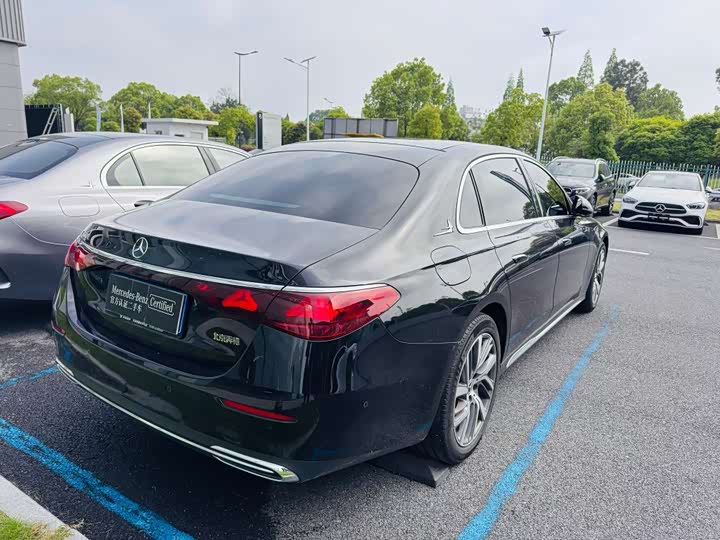 Zdjęcie 2 - Mercedes-Benz E-Class
