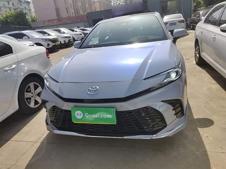 Фото 3 - Toyota Camry