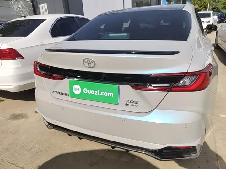 Фото 6 - Toyota Camry