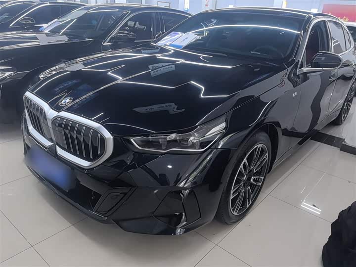 Photo 1 - BMW 5 Series