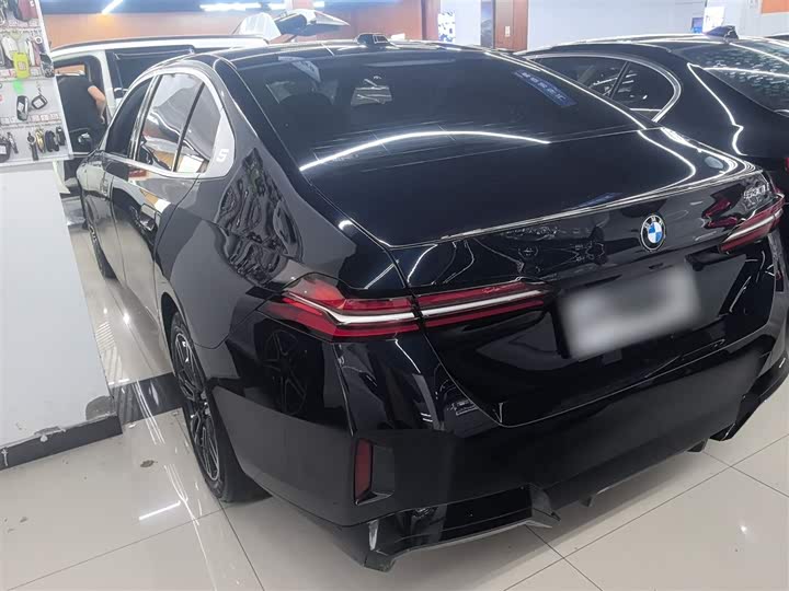 Photo 5 - BMW 5 Series
