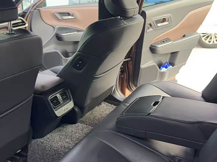 Toyota Crown SportCross 2023 2023款 2.5L SportCross HEV两驱尊贵版
