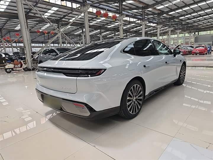 Geely Galaxy Starshine 8 EM-i 2025 2025款 130km EM-i 旗舰版